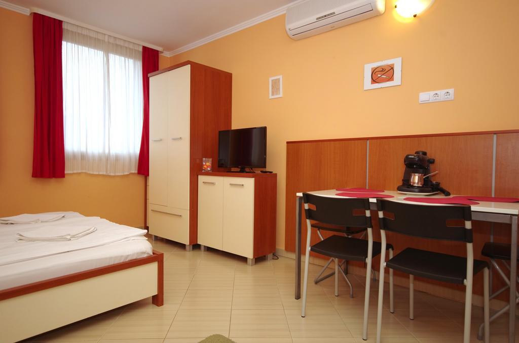 Várárok Apartman Gyula Exterior foto