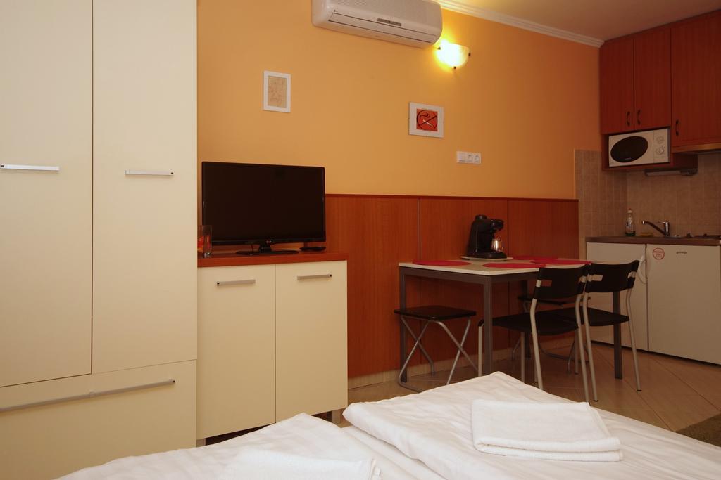 Várárok Apartman Gyula Exterior foto