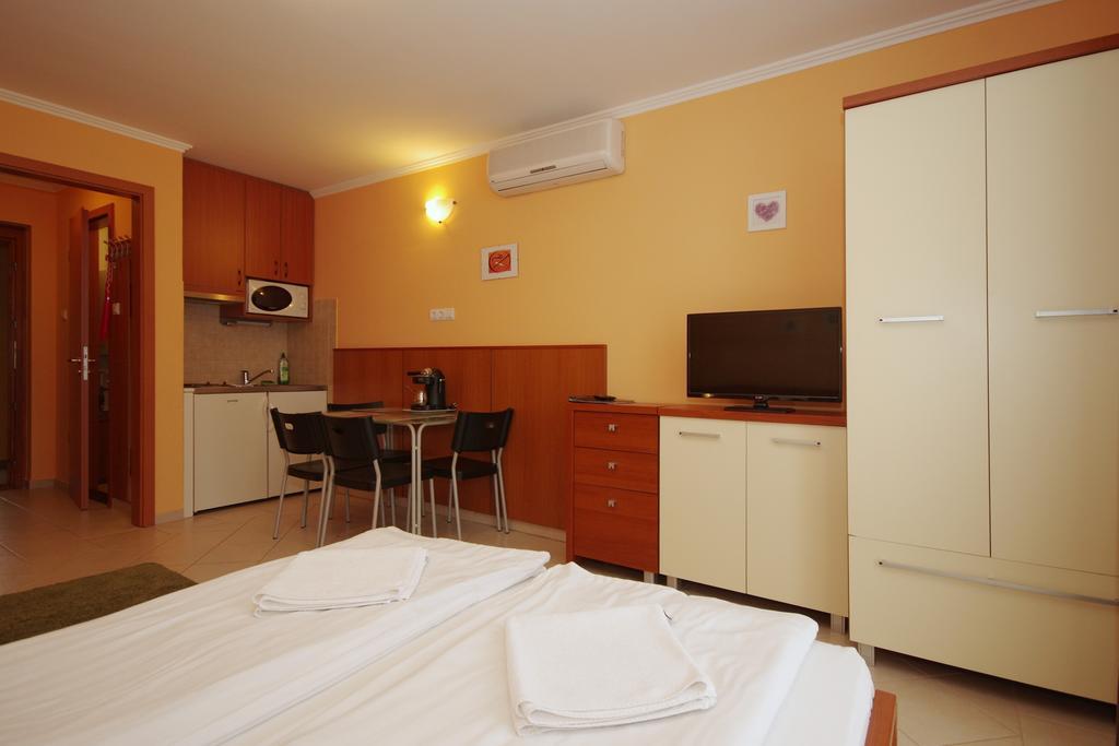Várárok Apartman Gyula Exterior foto