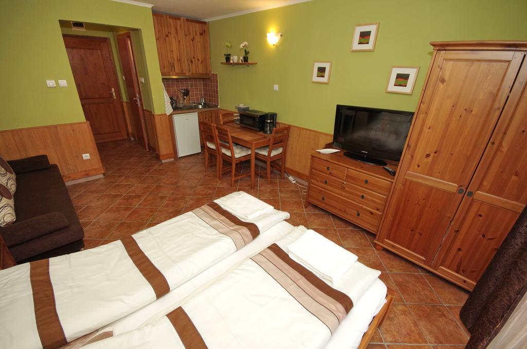 Várárok Apartman Gyula Exterior foto