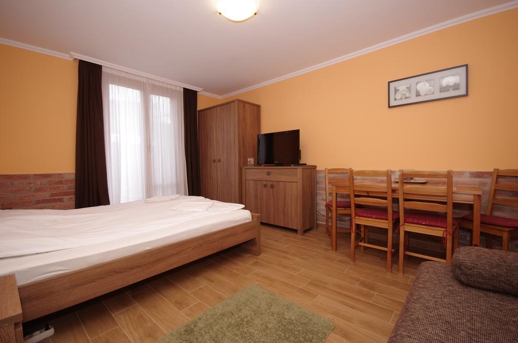 Várárok Apartman Gyula Exterior foto