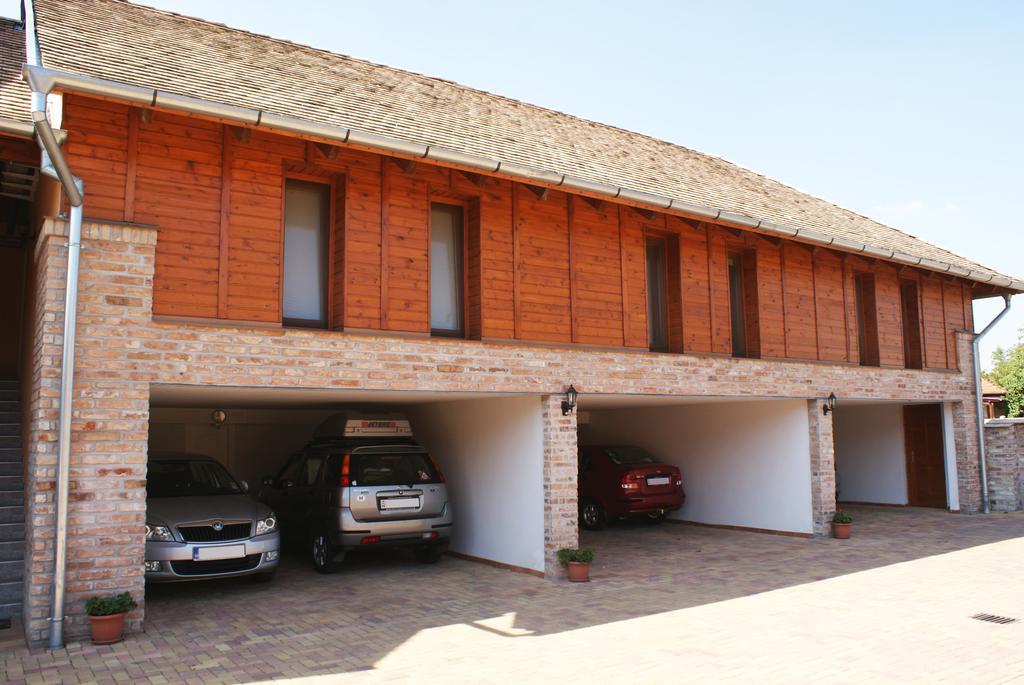 Várárok Apartman Gyula Exterior foto