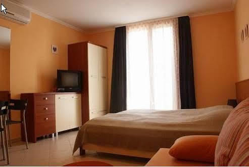Várárok Apartman Gyula Exterior foto