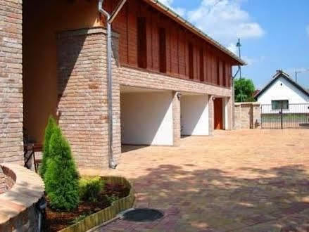 Várárok Apartman Gyula Exterior foto